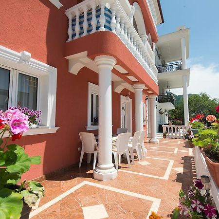 Hotel Wellness & Spa Angelo Gabriel Petrovac Exterior foto