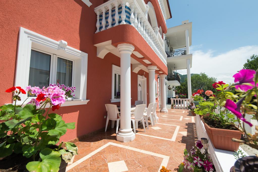 Hotel Wellness & Spa Angelo Gabriel Petrovac Exterior foto