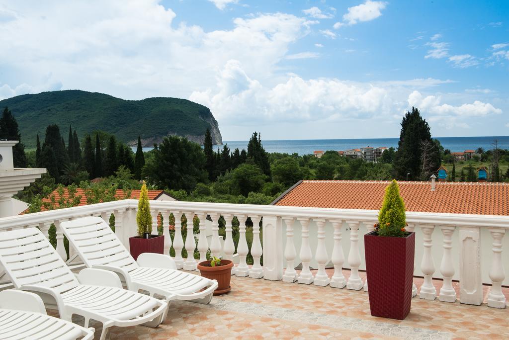 Hotel Wellness & Spa Angelo Gabriel Petrovac Exterior foto
