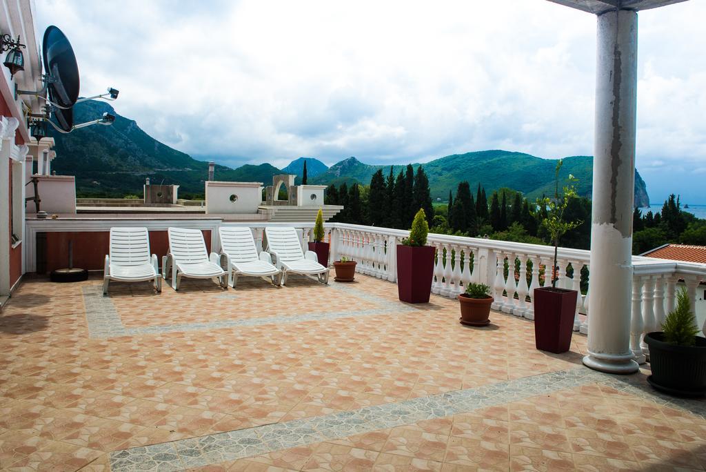 Hotel Wellness & Spa Angelo Gabriel Petrovac Exterior foto