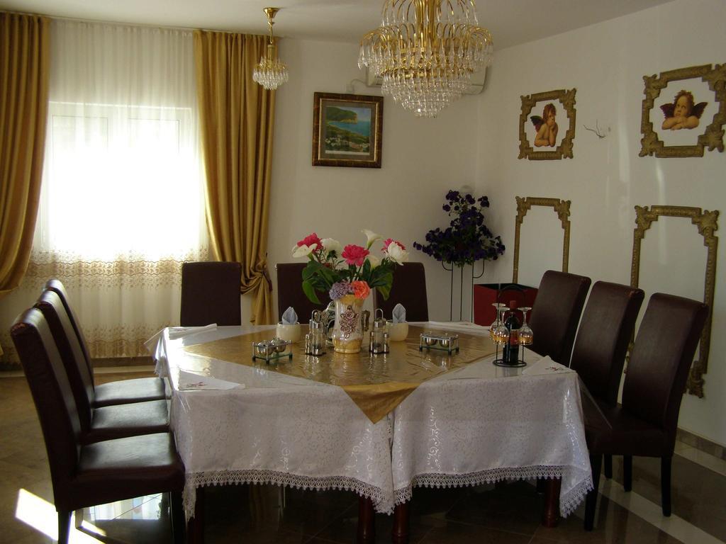 Hotel Wellness & Spa Angelo Gabriel Petrovac Quarto foto