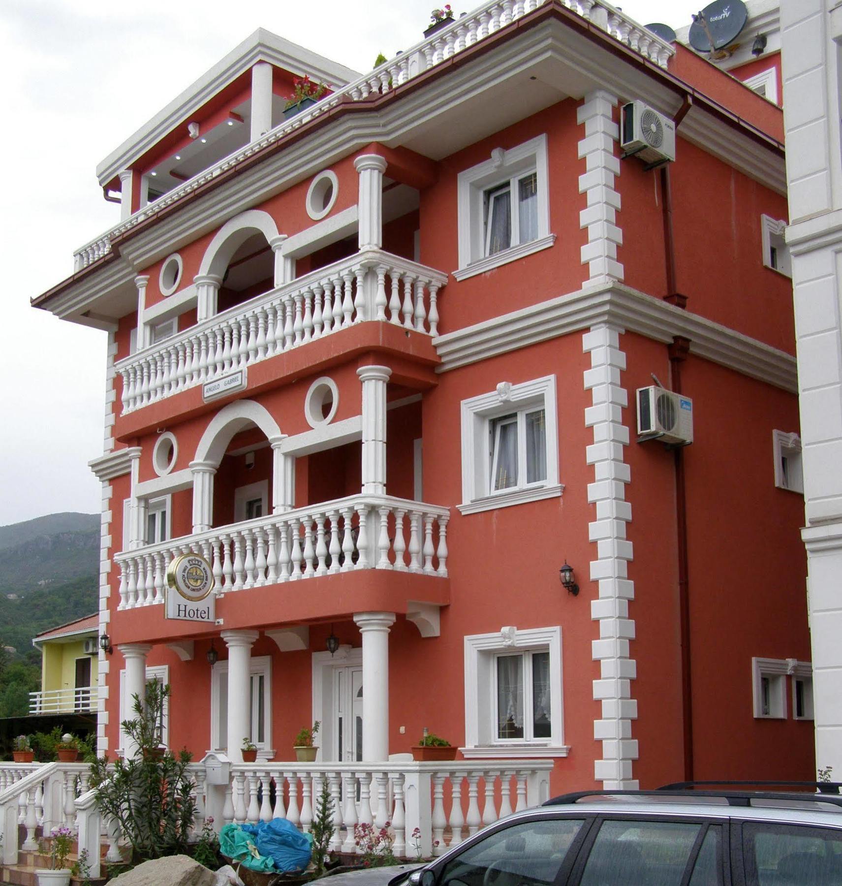 Hotel Wellness & Spa Angelo Gabriel Petrovac Exterior foto