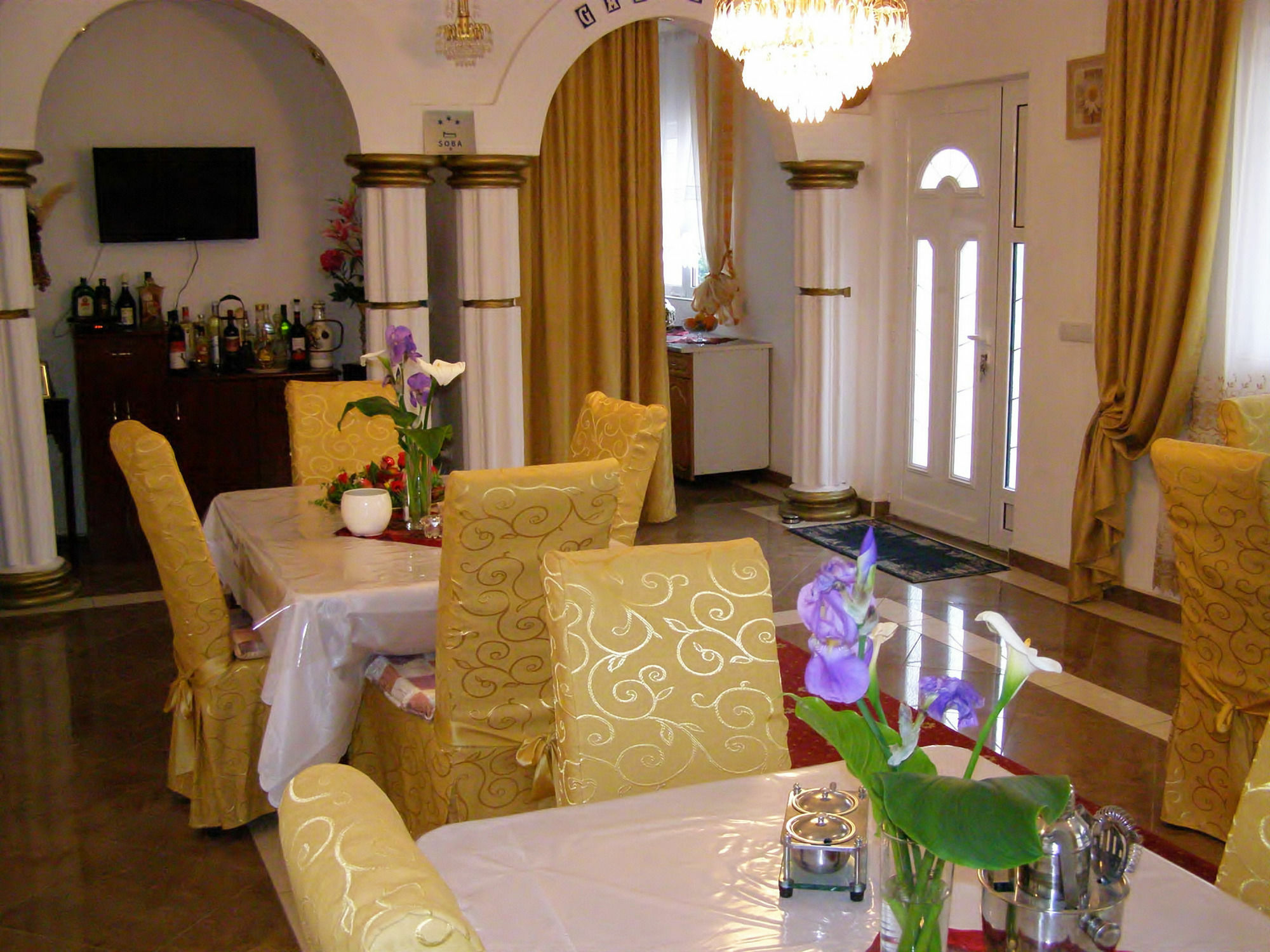 Hotel Wellness & Spa Angelo Gabriel Petrovac Exterior foto